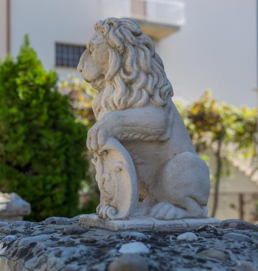 Apartment Novi Kaštela エクステリア 写真