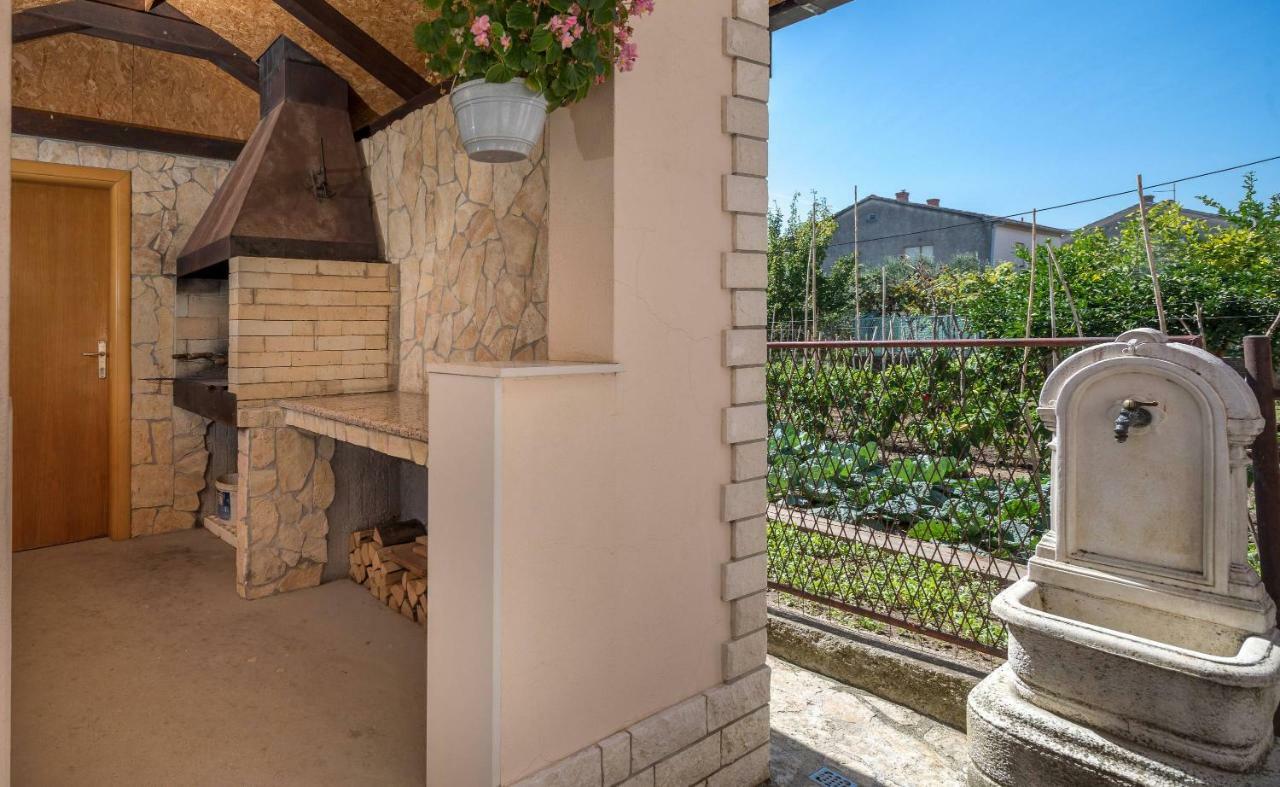 Apartment Novi Kaštela エクステリア 写真