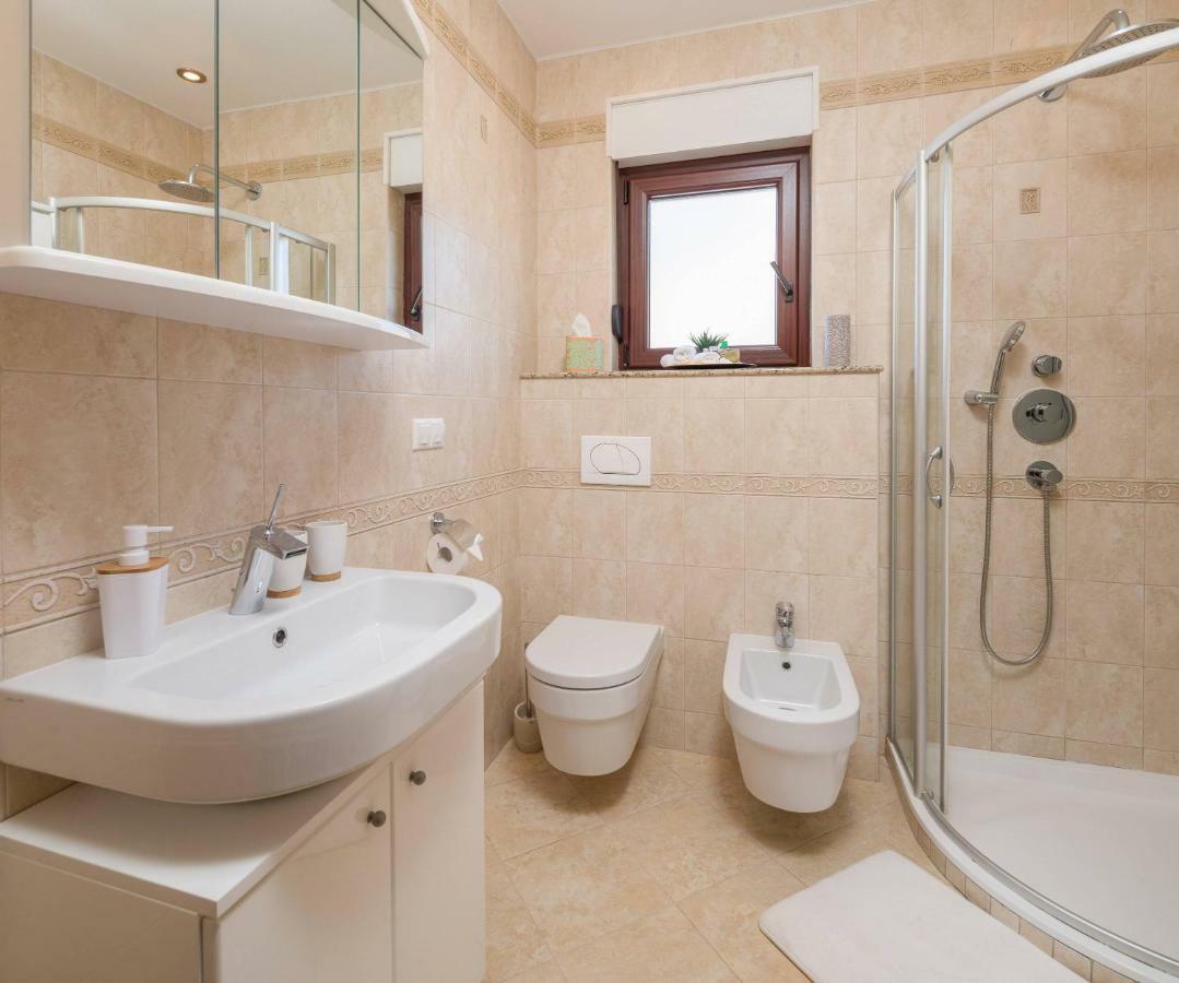 Apartment Novi Kaštela エクステリア 写真
